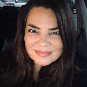 Meet your Posher, Angela